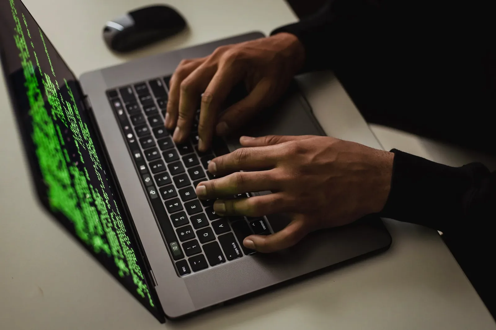 Компания Simtech Development запустила бесплатные курсы для выпускников IТ-факультетов и людей смежных профессий