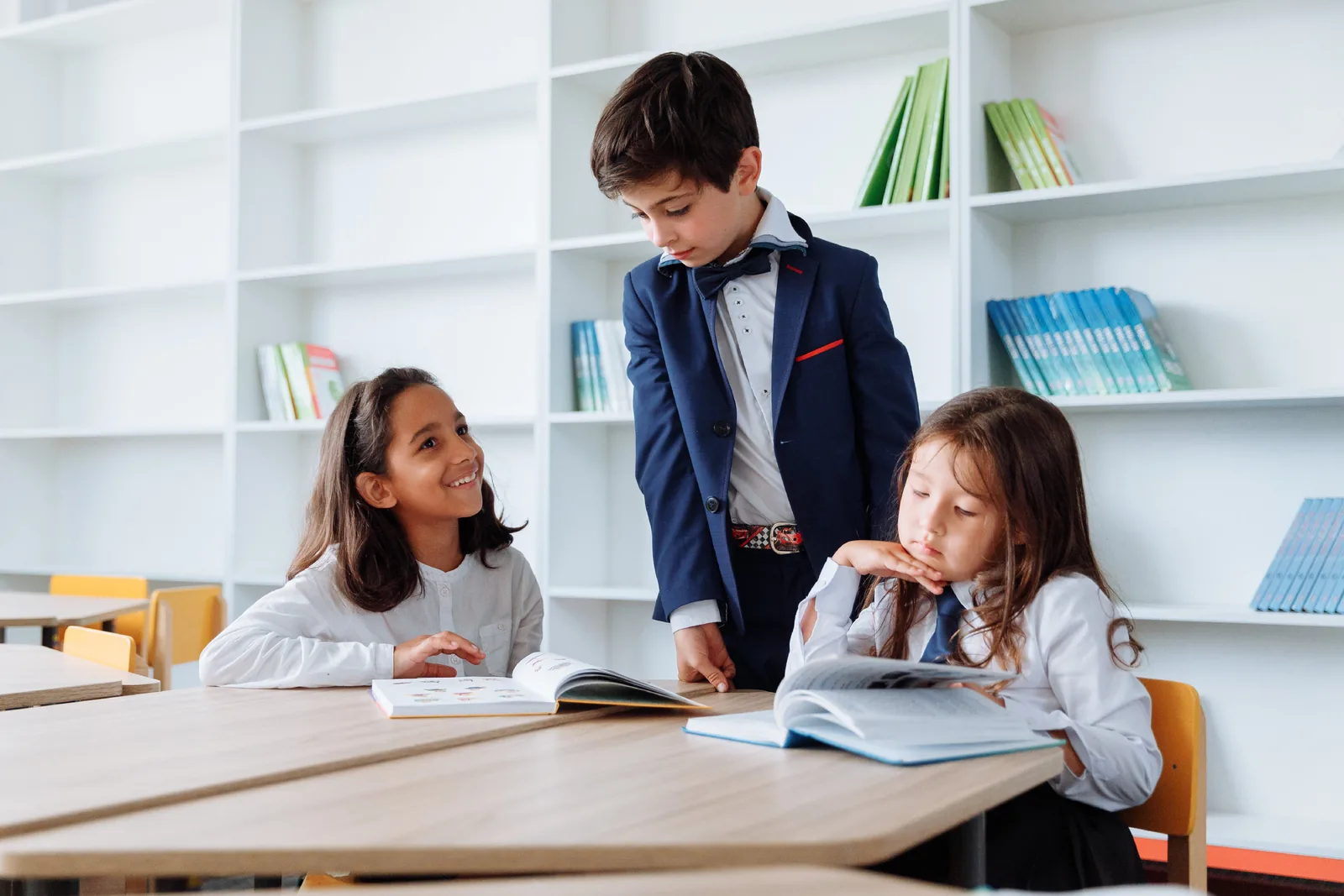 An electronic platform for selecting textbooks has been developed in Kazakhstan.