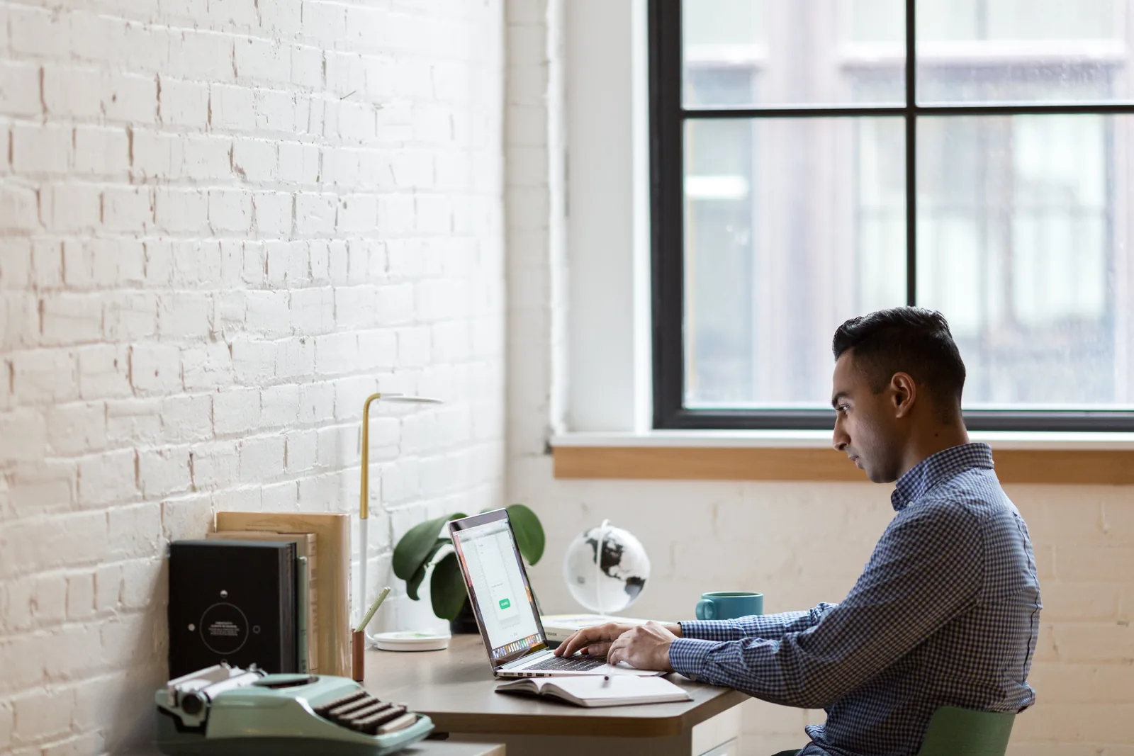 How IT specialists can earn money: 7 international platforms