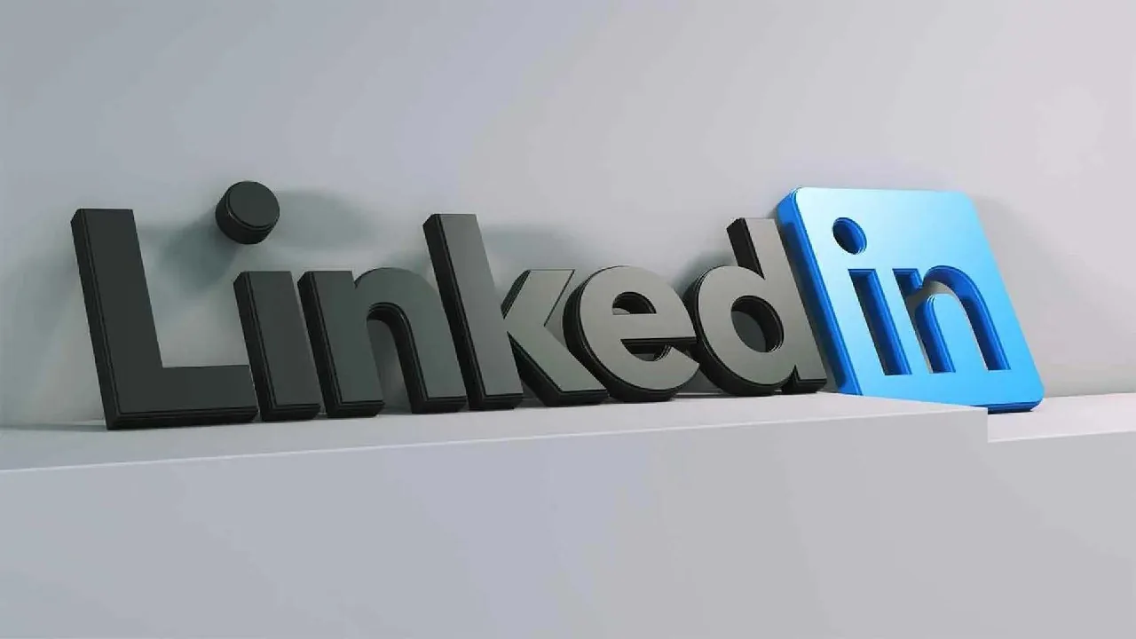 LinkedIn plans to add games to its platform.