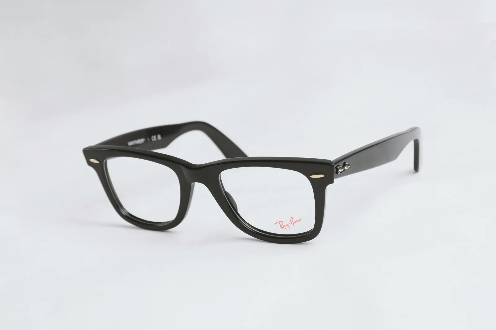 Ray-Ban Meta smart glasses can now recognize and describe landmarks