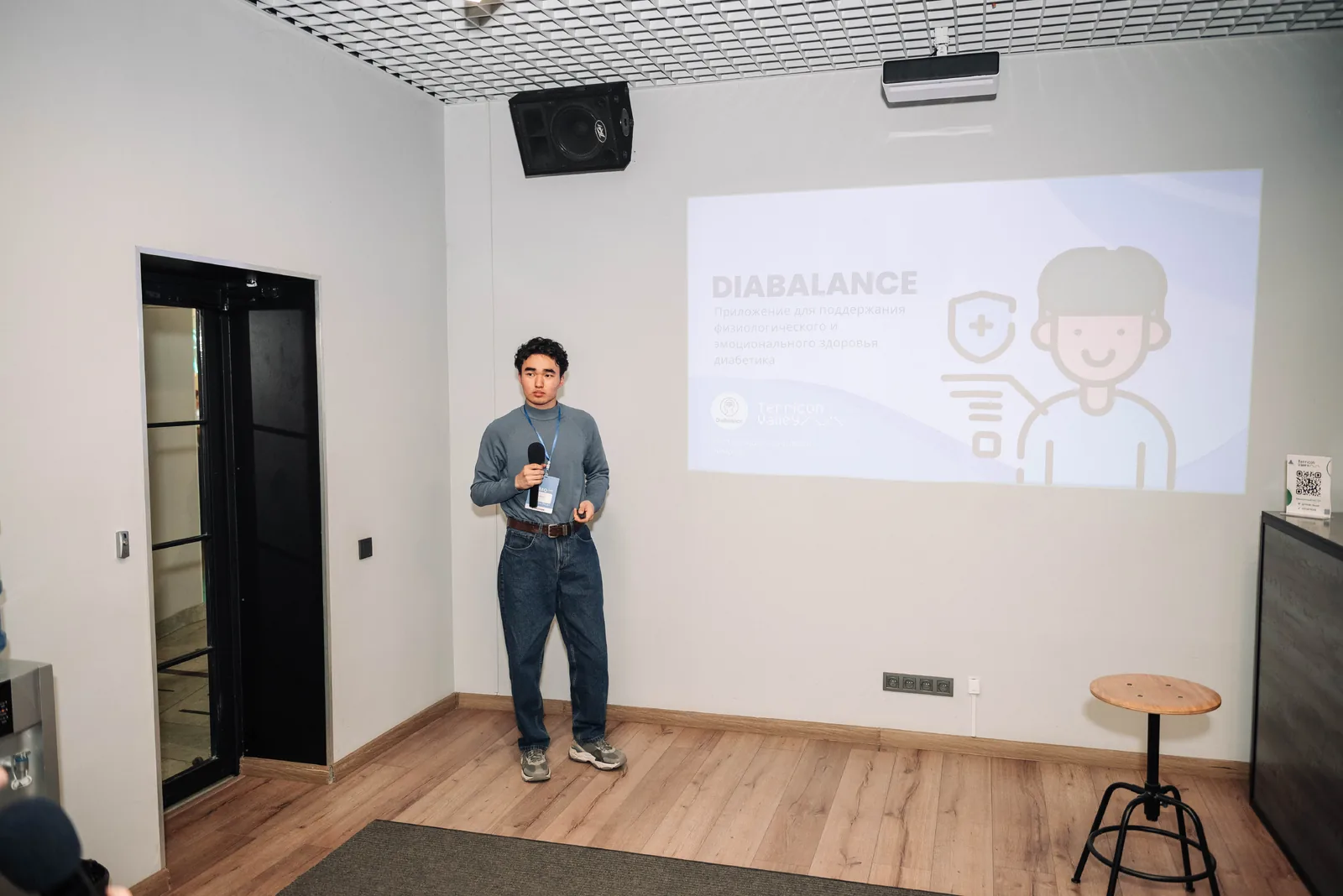 Старшеклассники из Караганды разработали приложение для диабетиков