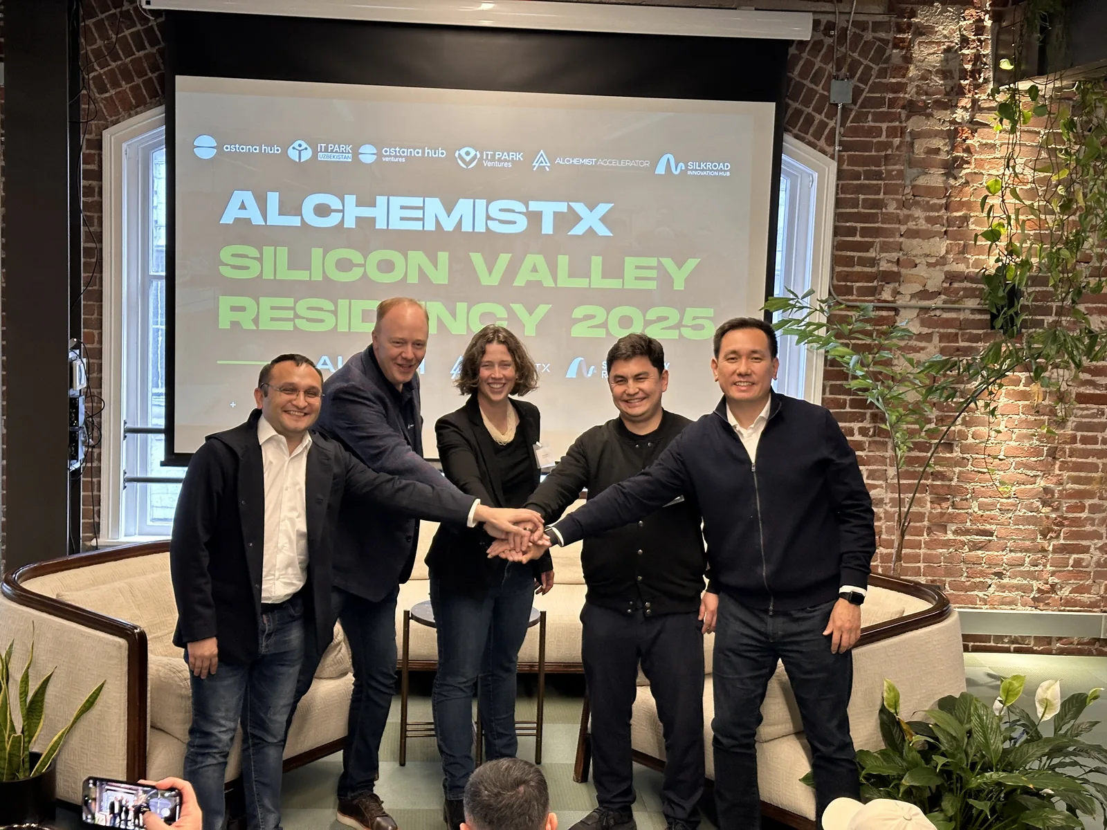 Открыт прием заявок на новый поток AlchemistX & Silicon Valley Residency Program