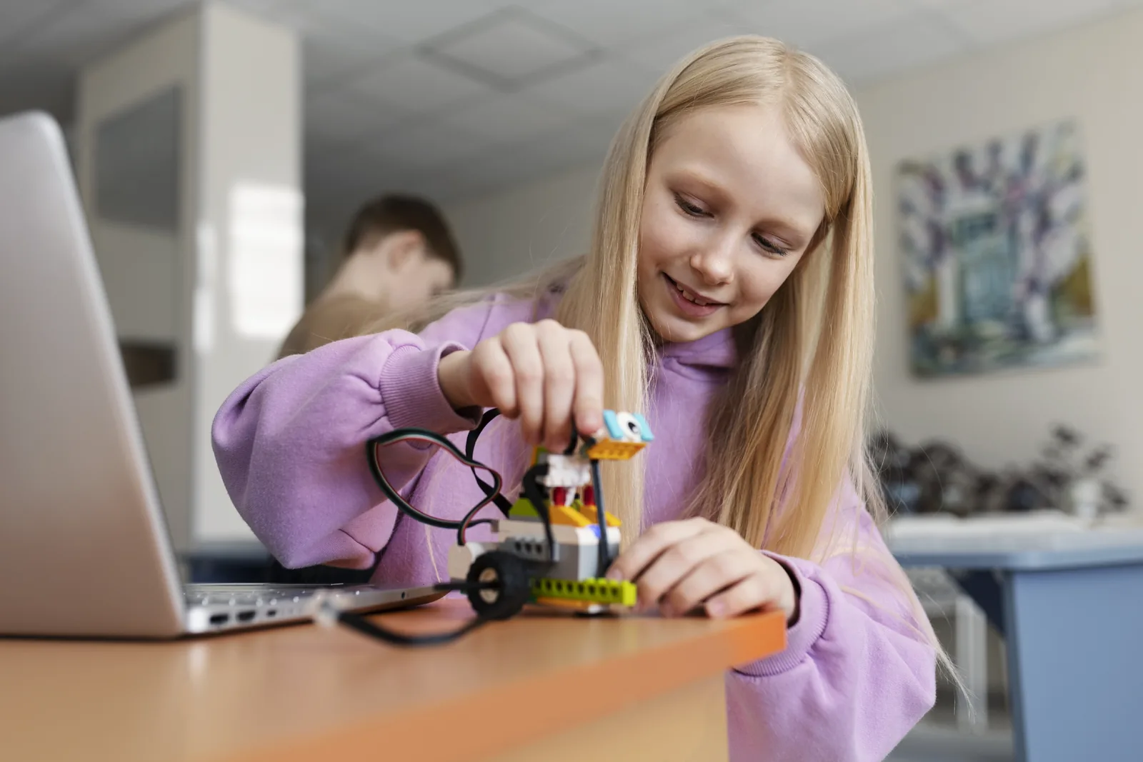 How LEGO helps children learn programming and robotics