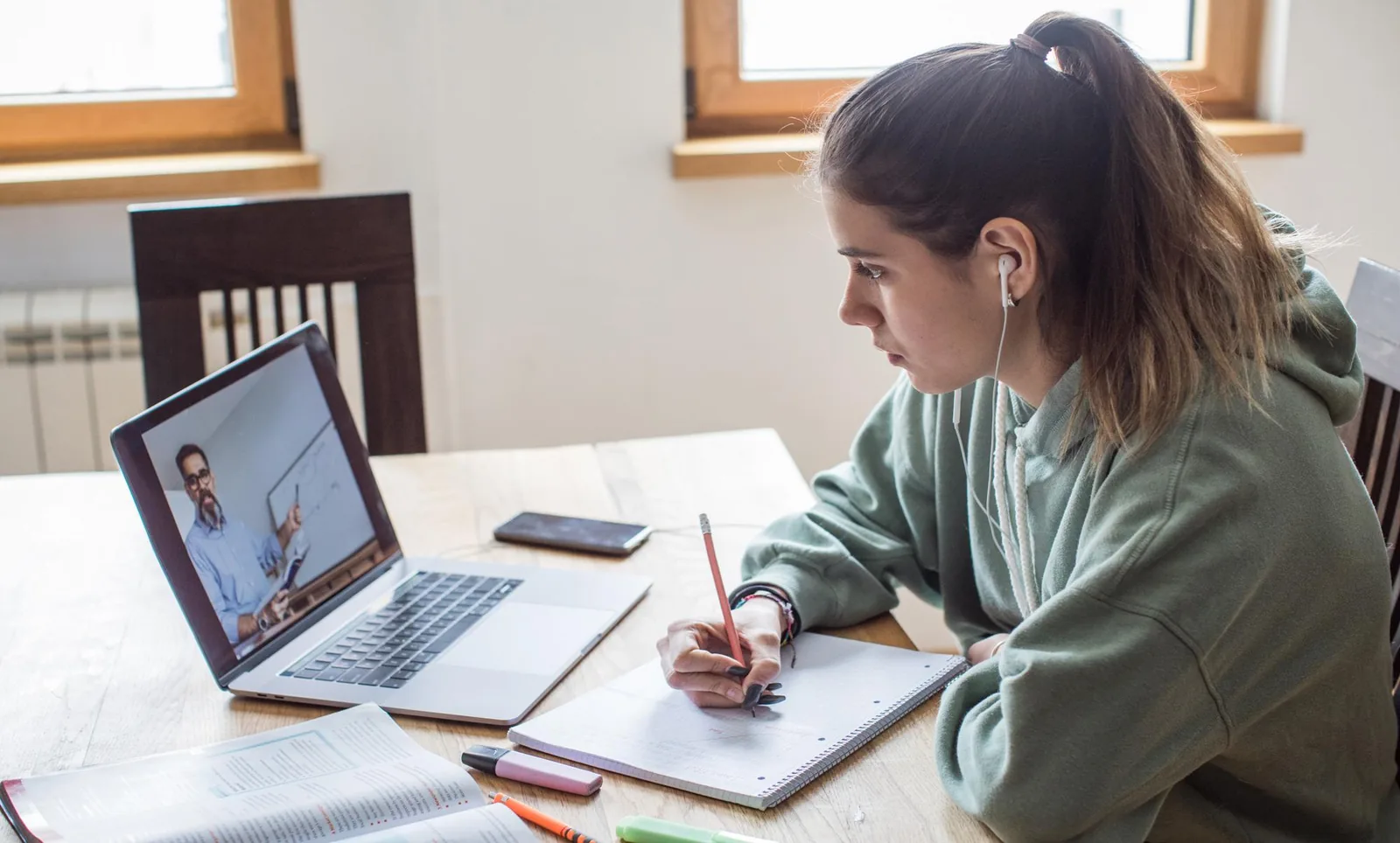 How to Become an IT Specialist: 12 Online Academies from Harvard, Google, AWS, Cisco, and Others