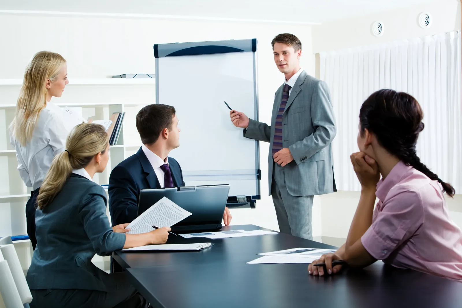 10 free tools for competitor analysis in IT business