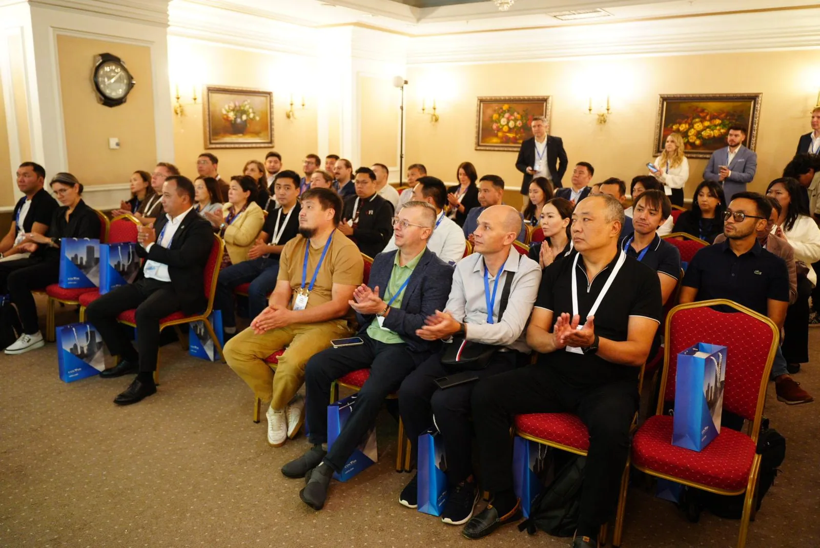 What did market leaders and experts discuss at the Colvir MFO Brunch?