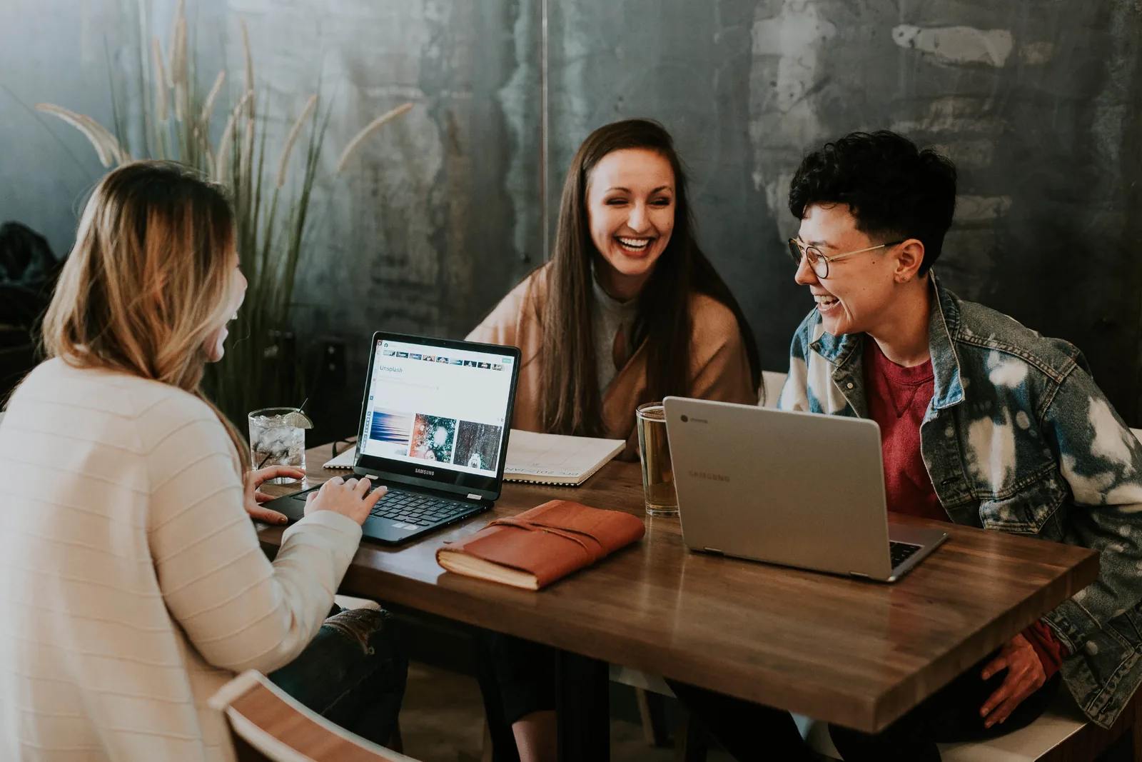 Aqyl Tech & IT-Aiel и сообщество SG Women: актуальные возможности для женщин в октябре