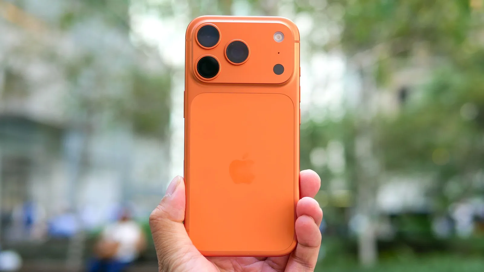 Is it worth buying the iPhone 17 Pro: a full review of the new model